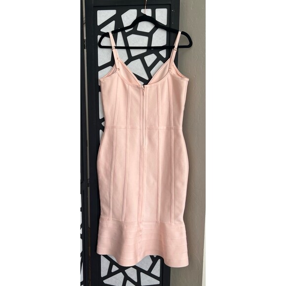 Beautiful blush peach colored Venus flattering dress - Picture 2 of 7